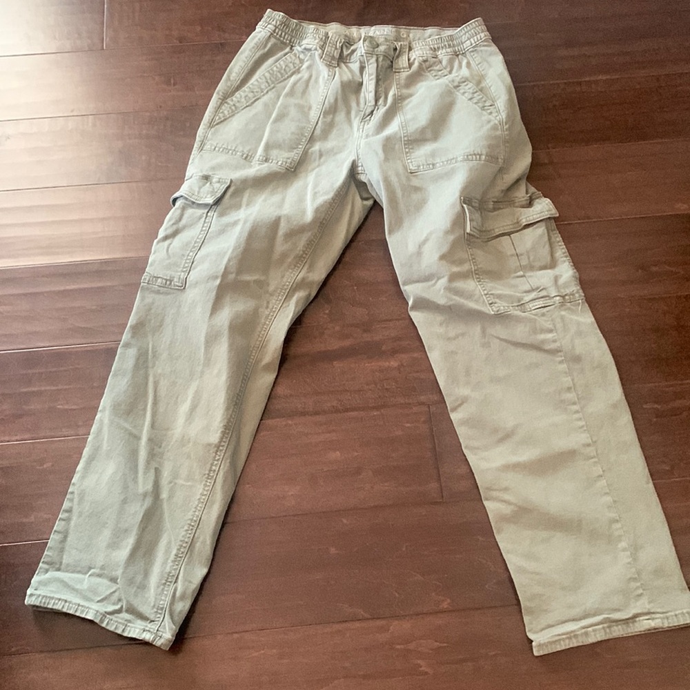 American eagle stretch army green jeans with cargo pockets